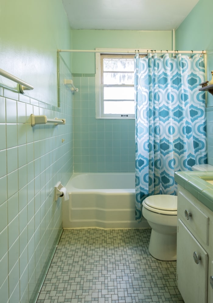 1970s bathroom design