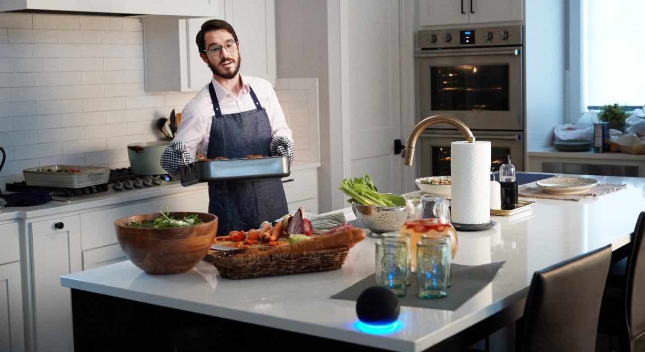 person using Alexa to unlock their front door