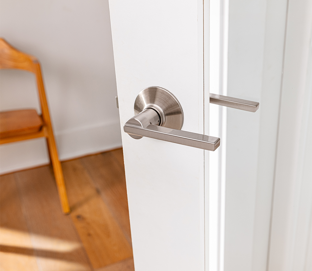 Latitude lever from Build.com